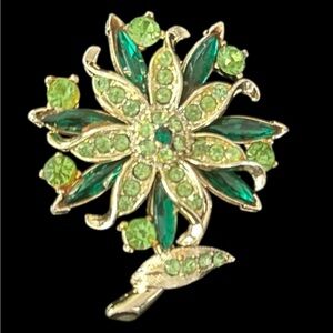 Elegant Green Floral Vintage Brooch